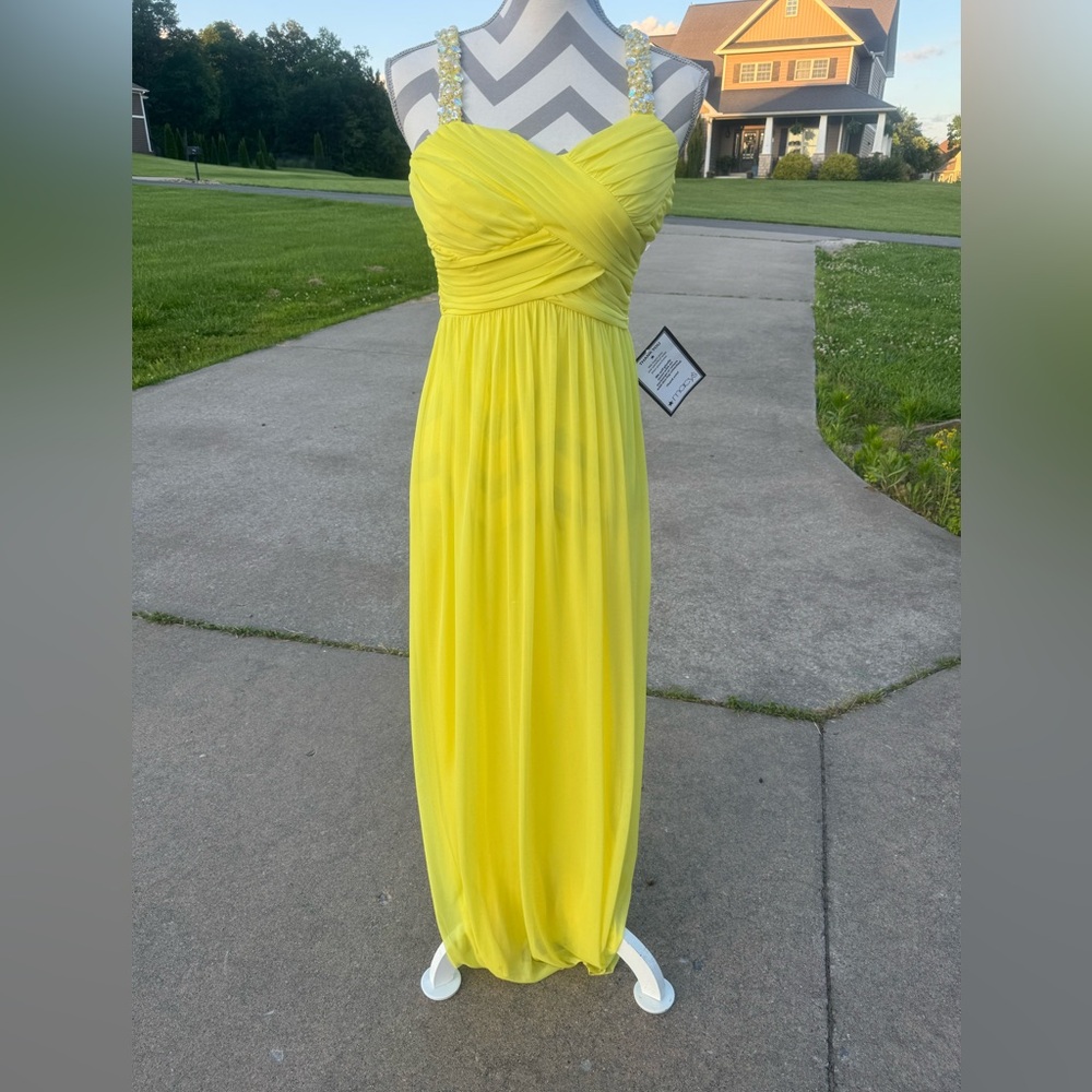 Elegant Yellow Maxi Dress